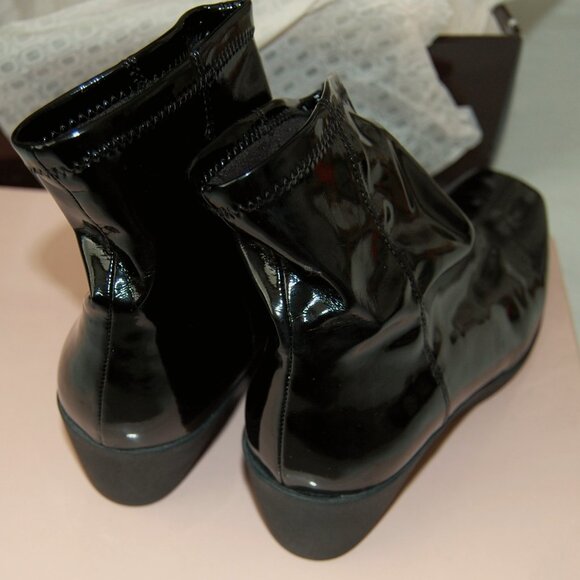 NIB Bandolino Black Patent Leather Boots, Women Size US 7.5 - Picture 11 of 11